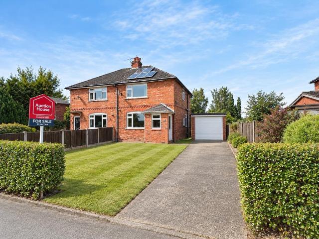3 bedroom semi detached house for sale
