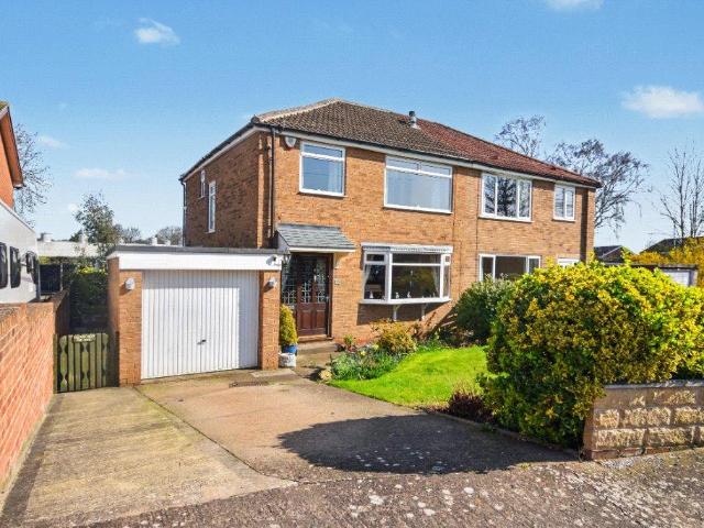 3 bedroom semi detached house for sale