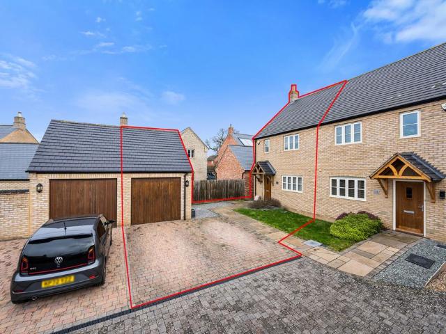 3 bedroom semi detached house for sale