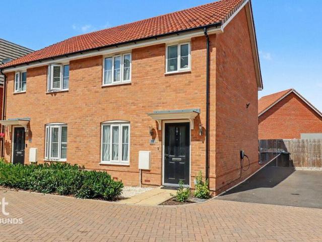 3 bedroom semi detached house for sale
