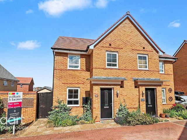 3 bedroom semi detached house for sale