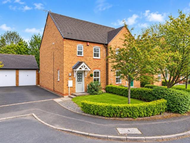 3 bedroom semi detached house for sale