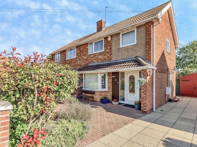 3 bedroom semi detached house for sale