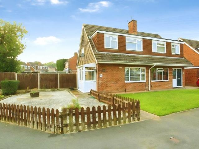 3 bedroom semi detached house for sale