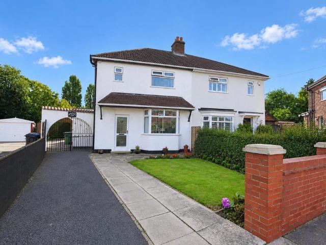 3 bedroom semi detached house for sale