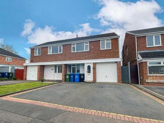 3 Bedroom Semi detached House For Sale In Tamworth, Staffordshire