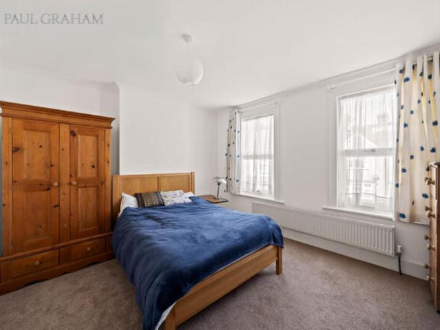 3 bedroom semi detached house for sale in Wandle Road, Hackbridge, SM6
