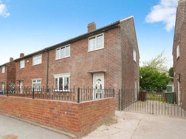3 Bedroom Semi detached House For Sale In Wakefield