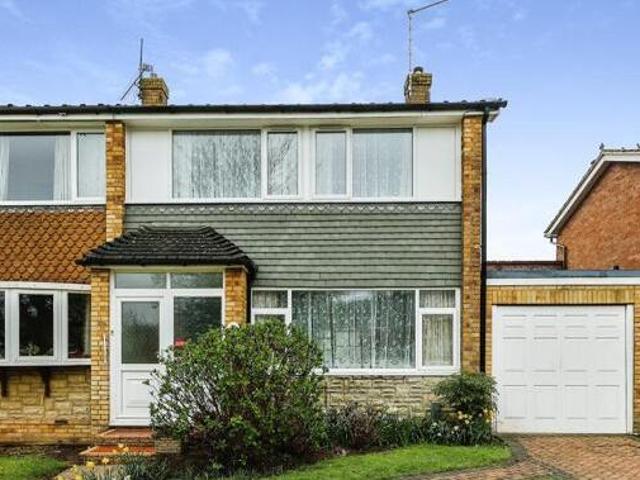 3 Bedroom Semi detached House For Sale In Waterlooville, Hampshire