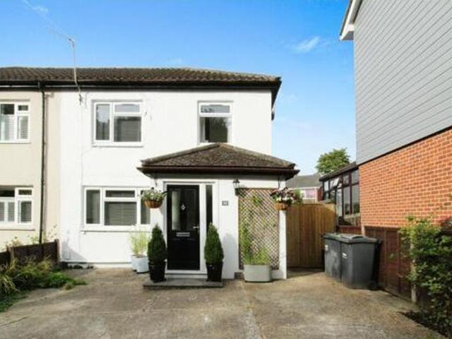 3 Bedroom Semi detached House For Sale In Waterlooville, Hampshire
