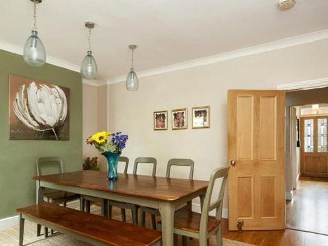 3 Bedroom Semi detached House For Sale In Addlestone
