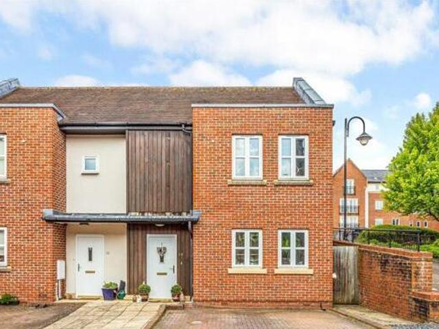 3 Bedroom Semi detached House For Sale In Amersham, Buckinghamshire