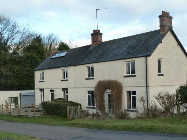 3 Bedroom Semi detached House For Sale In Banbury, Oxfordshire
