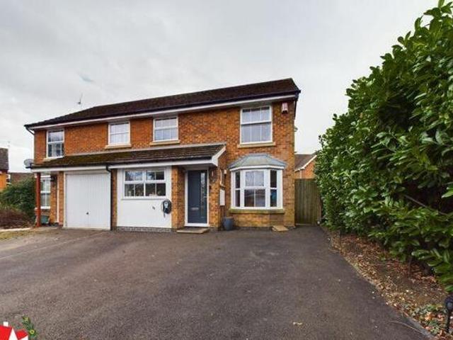 3 Bedroom Semi detached House For Sale In Barnwood, Gloucester