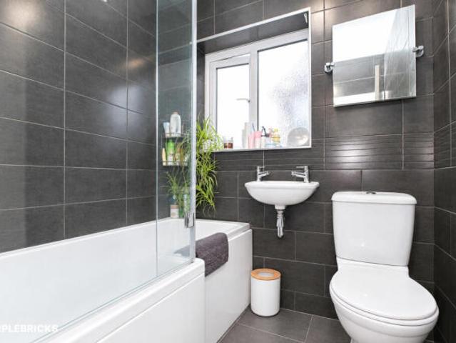 3 bedroom semi detached house for sale in Bilborough Road, Nottingham, NG8