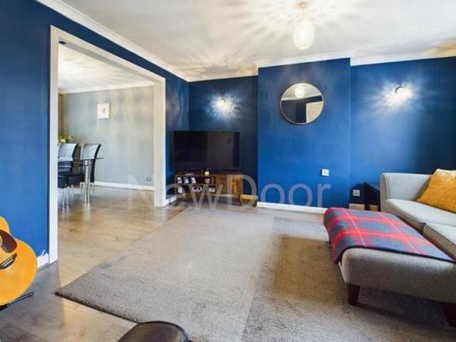 3 Bedroom Semi detached House For Sale In Bishopton