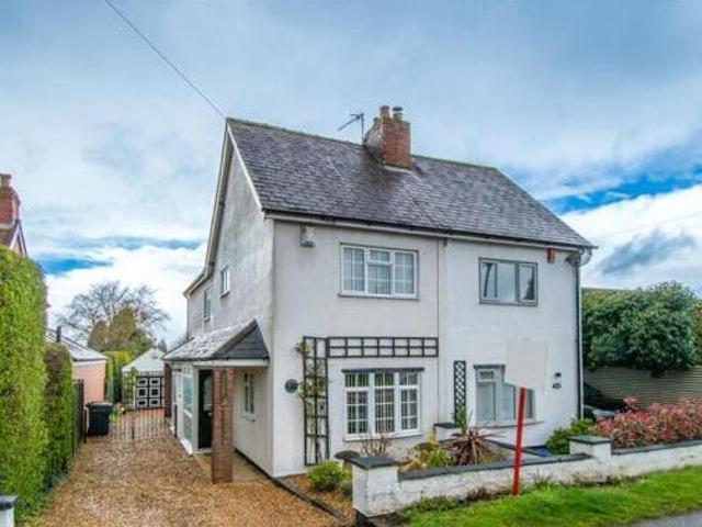 3 Bedroom Semi detached House For Sale In Bromsgrove, Worcestershire