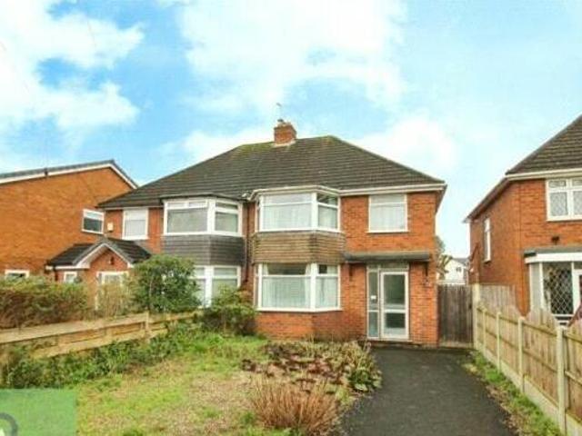 3 Bedroom Semi detached House For Sale In Bromsgrove, Worcestershire