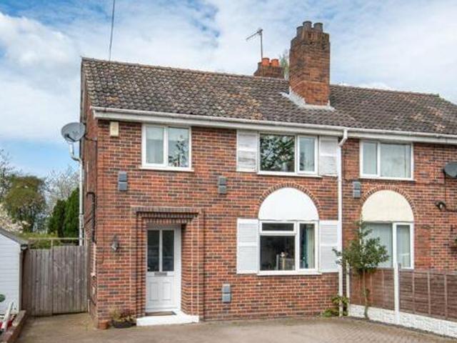 3 Bedroom Semi detached House For Sale In Bromsgrove, Worcestershire