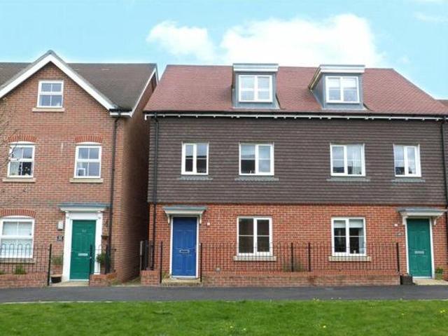 3 Bedroom Semi detached House For Sale In Bracknell, Berkshire