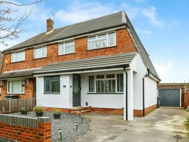 3 Bedroom Semi detached House For Sale In Cowplain, Waterlooville