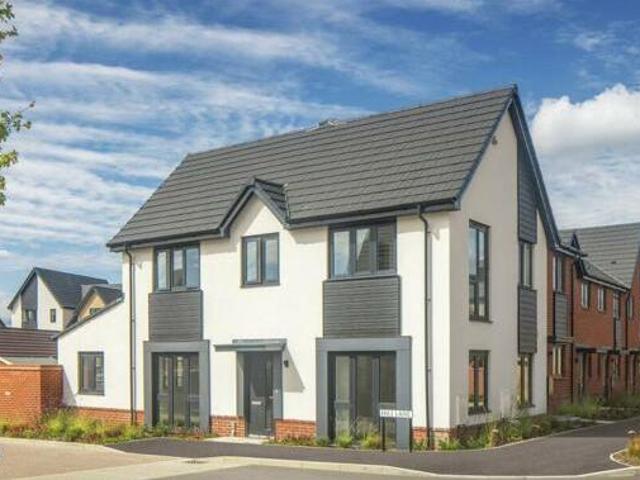 3 Bedroom Semi detached House For Sale In Crowthorne, Berkshire