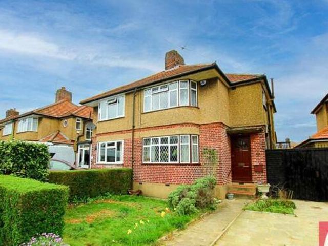 3 Bedroom Semi detached House For Sale In Croxley Green