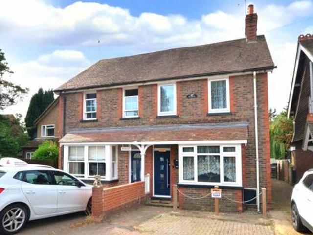 3 Bedroom Semi detached House For Sale In East Grinstead, West Sussex