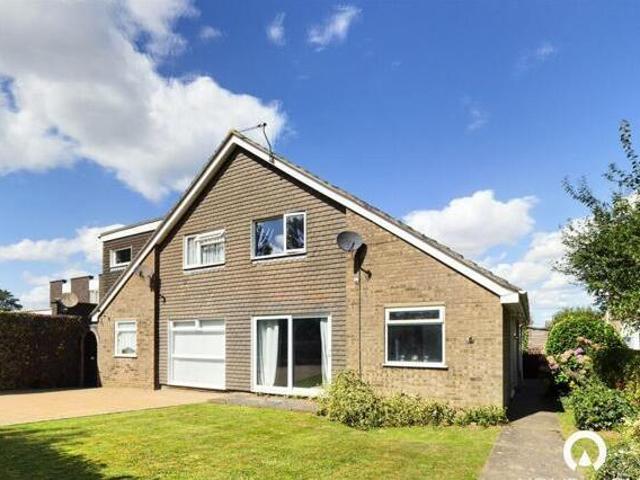 3 Bedroom Semi detached House For Sale In Great Yarmouth, Norfolk