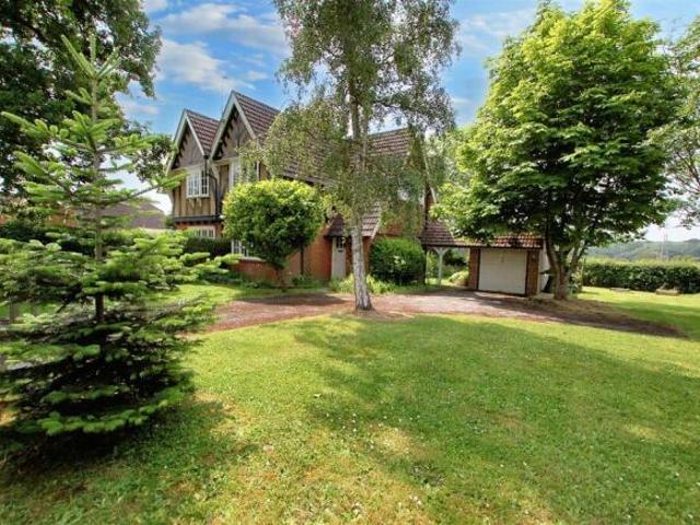3 bedroom semi detached house for sale in Hamptons Road, Hadlow, Tonbridge, TN11