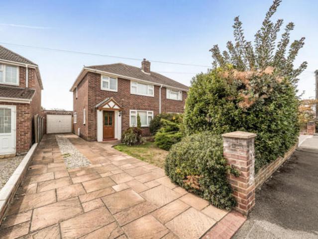 3 bedroom semi detached house for sale in Headlands Grove, Stratton St Margaret, Swindon, SN2