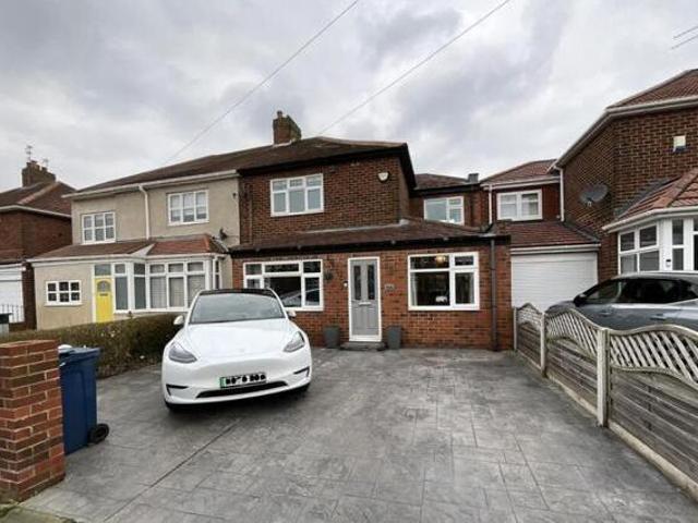 3 Bedroom Semi detached House For Sale In Hebburn, Tyne And Wear