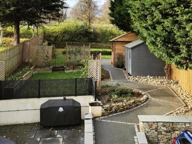 3 Bedroom Semi detached House For Sale In Leeds