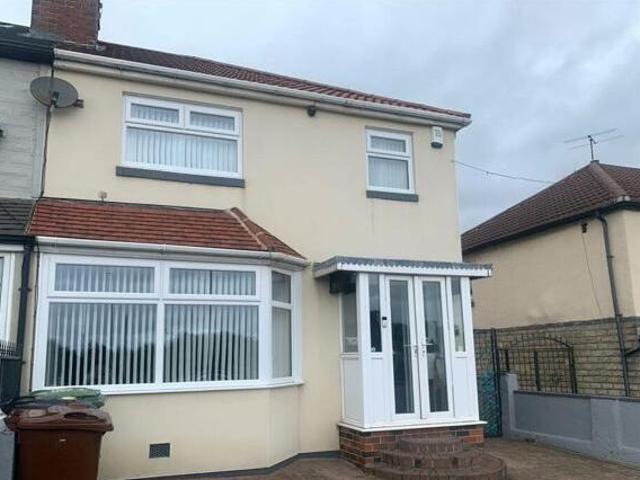 3 Bedroom Semi detached House For Sale In Leeds, West Yorkshire
