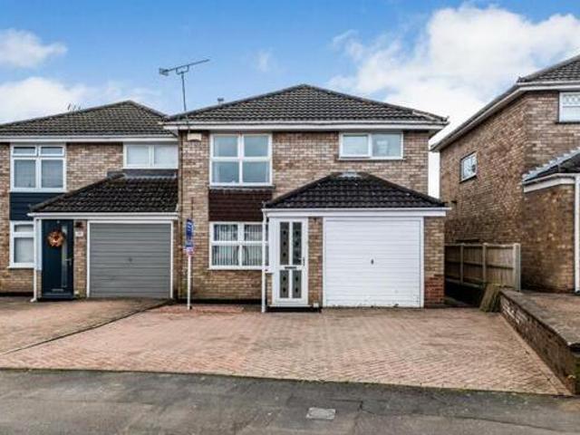 3 Bedroom Semi detached House For Sale In Lindley Park