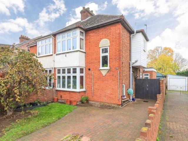 3 bedroom semi detached house for sale in Lovell Road, Cambridge, CB4