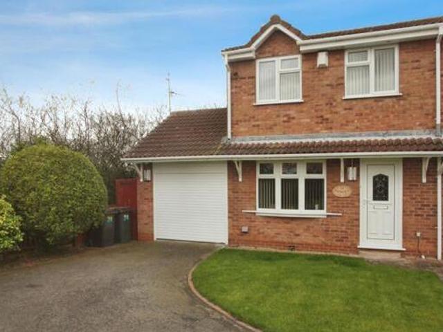 3 Bedroom Semi detached House For Sale In Nuneaton, Warwickshire