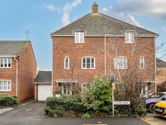 3 bedroom semi detached house for sale in Otter Row, Covingham, Swindon, SN3