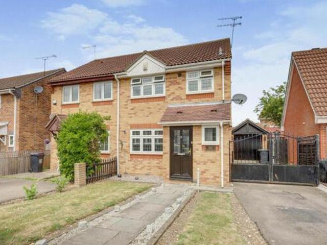 3 Bedroom Semi detached House For Sale In Rayleigh