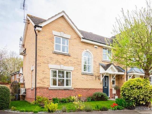 3 Bedroom Semi detached House For Sale In Rayleigh