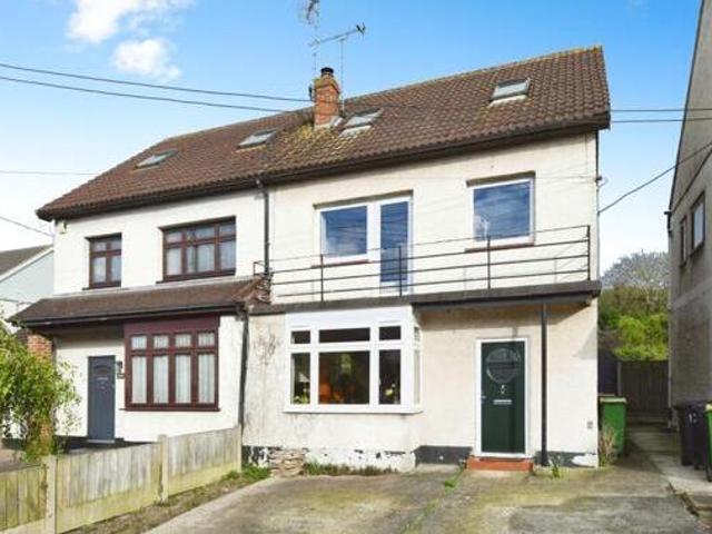 3 Bedroom Semi detached House For Sale In Rayleigh, Essex