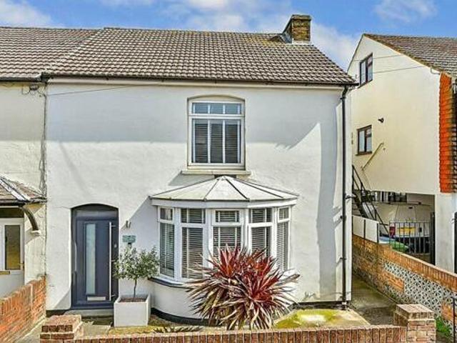3 Bedroom Semi detached House For Sale In Sittingbourne