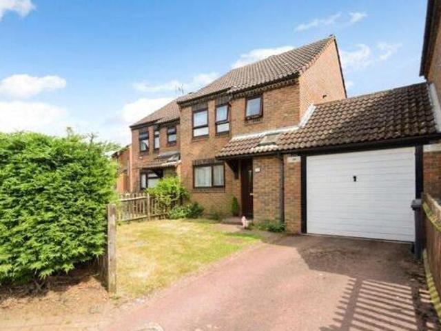 3 Bedroom Semi detached House For Sale In Slough, Berkshire