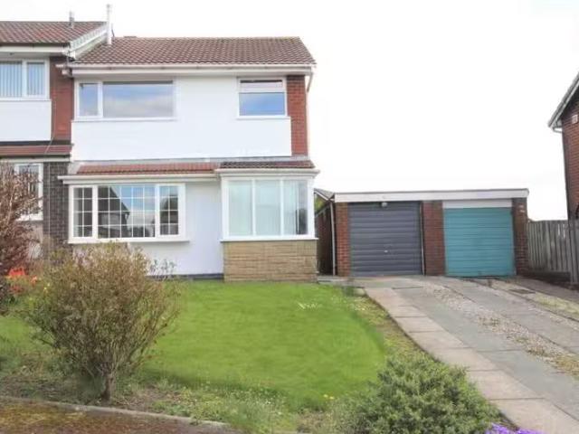 3 bedroom semi detached house for rent in Torra Barn Close, Eg.