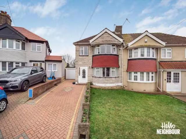 3 bedroom semi detached house for rent in Totnes Road, Welling.