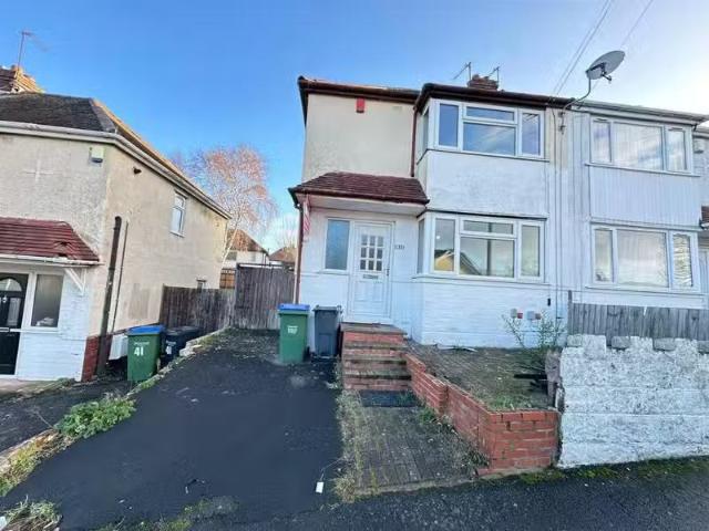 3 bedroom semi detached house for rent in Tunnel Road, West Br.