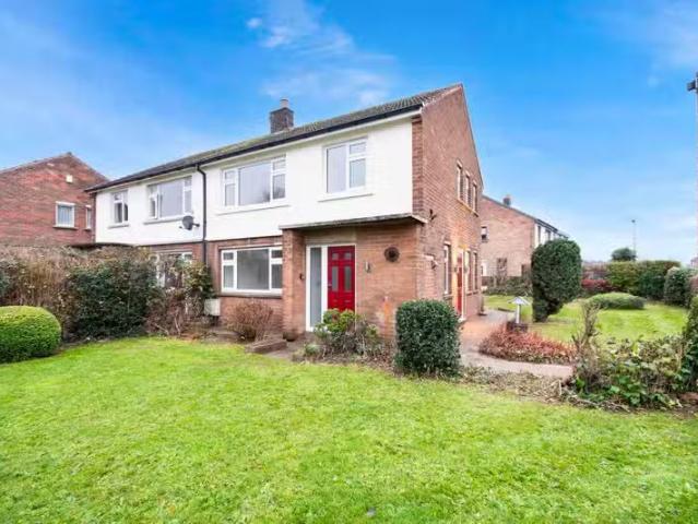 3 bedroom semi detached house for rent in Vine Road, Tickhill.
