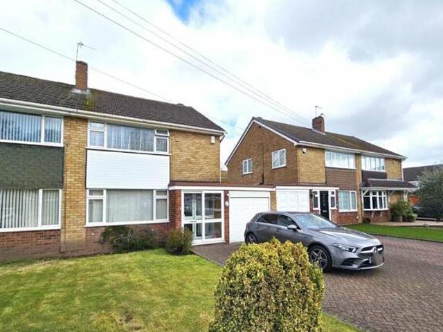 3 Bedroom Semi detached House For Rent In Walsall, West Midlands