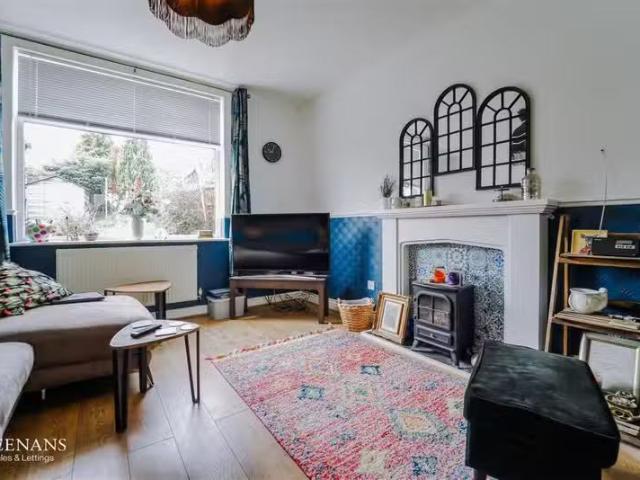 3 bedroom semi detached house for rent in Walshaw Road, Bury.