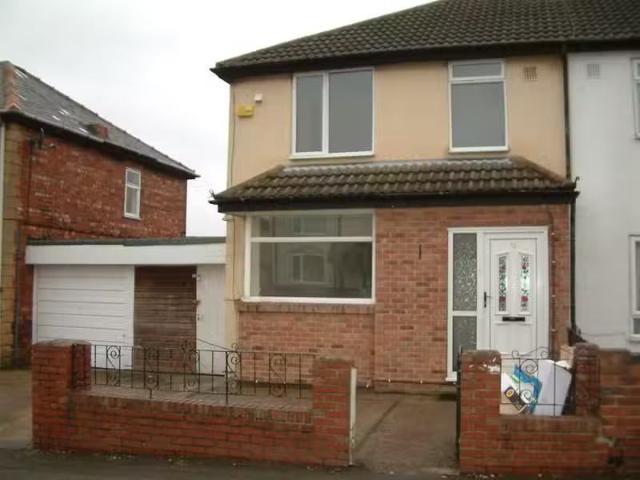 3 bedroom semi detached house for rent in Wellington Road, Don.